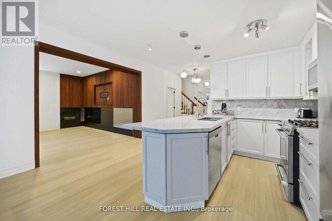 Building Photo - 42 Cotswold Crescent