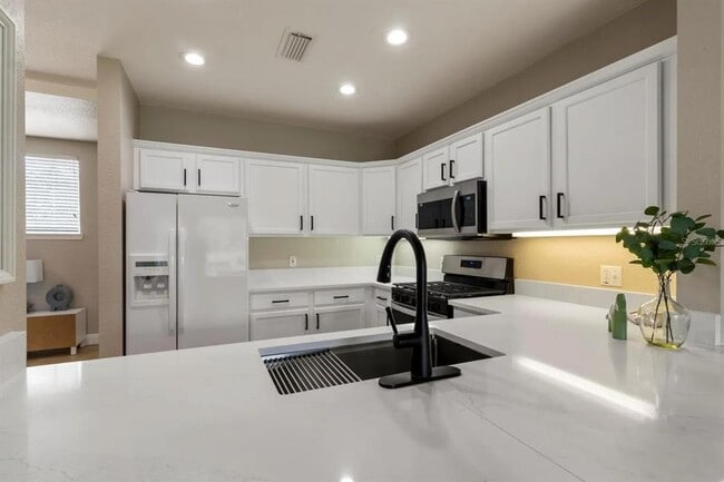 Building Photo - 1332 Seven Eagles Ct