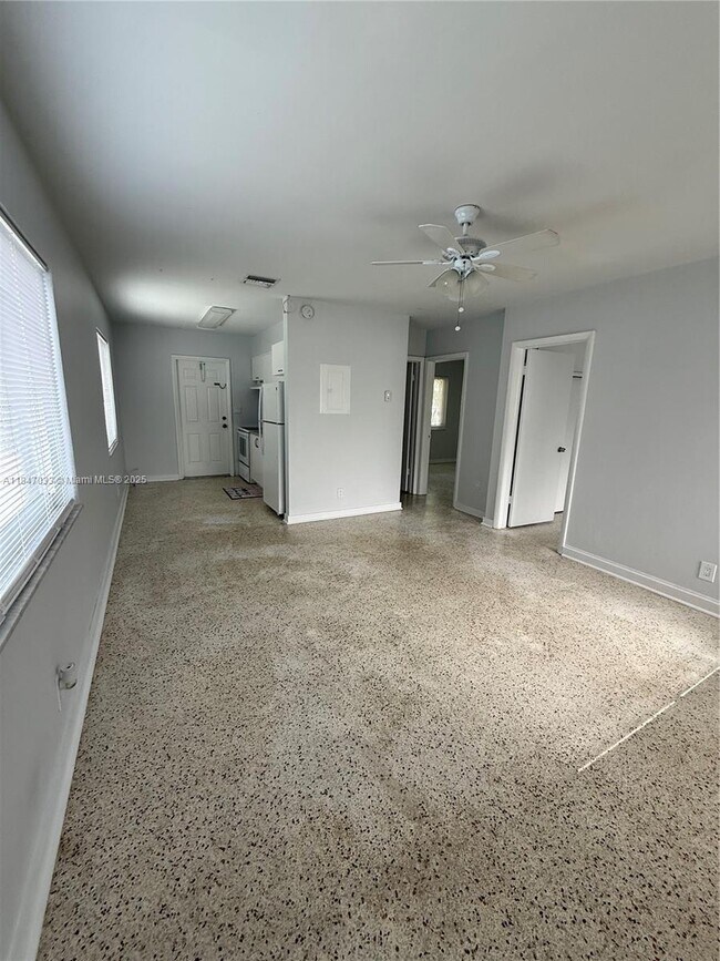 Foto del edificio - 842 SW 2nd St