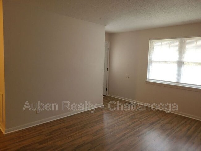 Photo - 925 Ely Rd Apartment