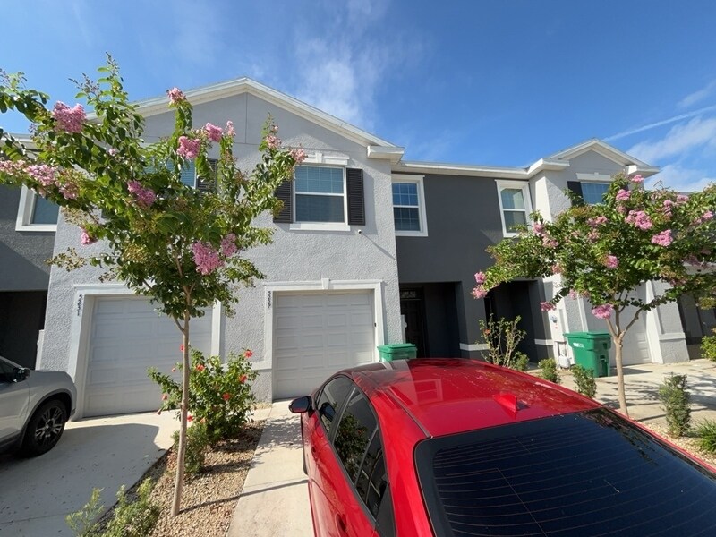 Foto principal - 5227 Dragonfly Dr
