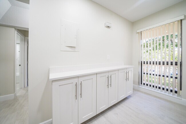 Foto del edificio - 208 Brackenwood Terrace