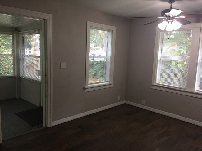 Foto del edificio - 873 10th Ave S