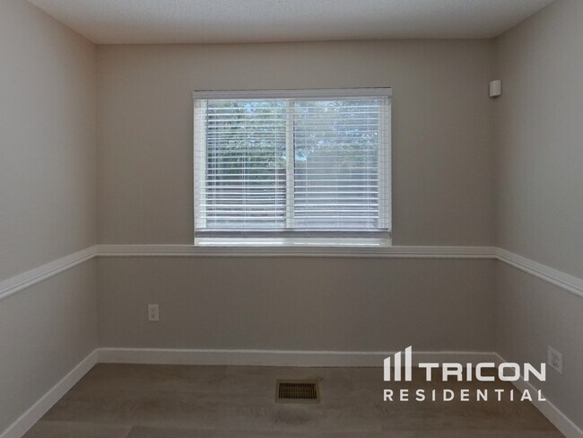 Foto del edificio - 1584 Canoe Creek Dr N
