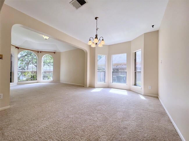 Foto del edificio - 4723 Silverlake Dr