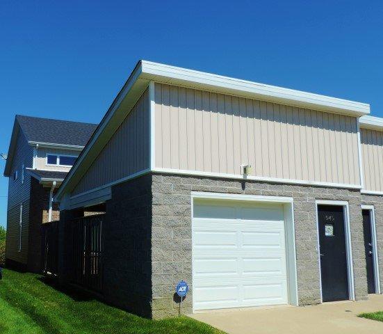 Foto principal - 927 McClanahan Lane