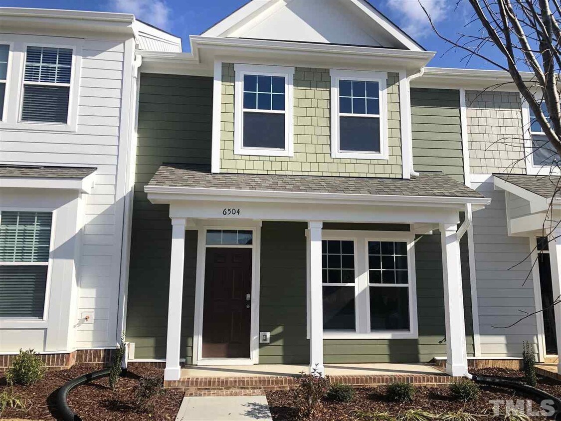 Foto principal - 6504 Perry Creek Rd