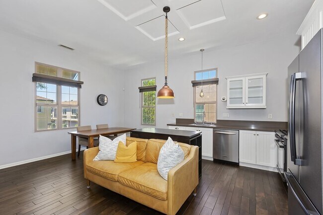 Foto del edificio - Woodbury Furnished Townhome for Lease