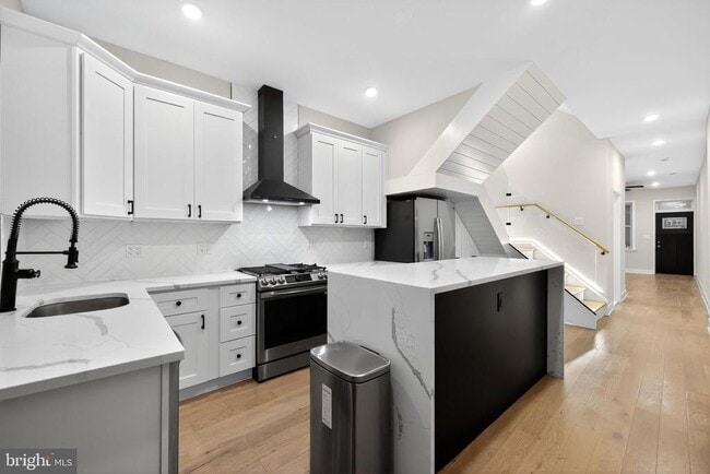 Building Photo - 3236 Mercer St