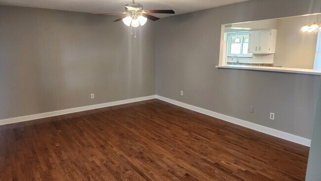 Foto del edificio - Large Brick Ranch near Cherokee Lake