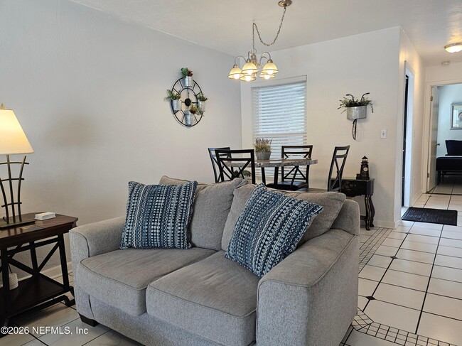 Foto del edificio - 4302 Seagate Ln N