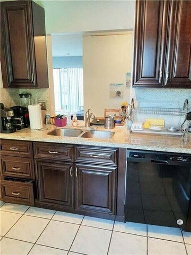 Foto del edificio - 1679 NW 15th Vista