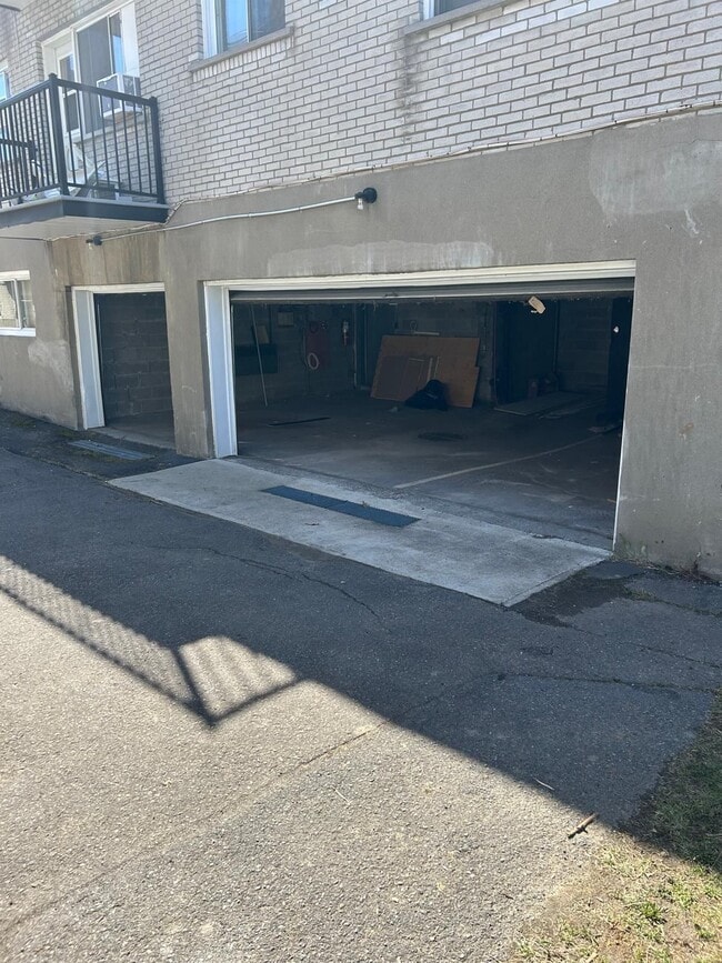 Building Photo - 1655 Rue Fleury E