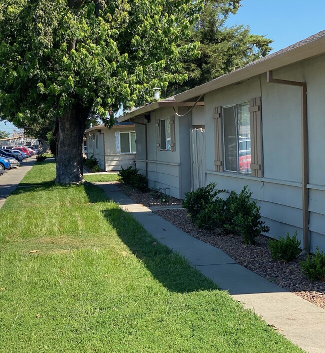 Building Photo - Shasta Glen Apartments