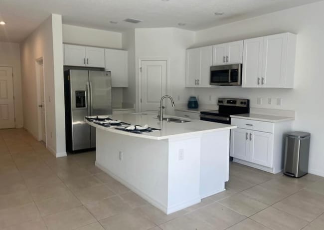 Building Photo - 8445 Lunar Skye St