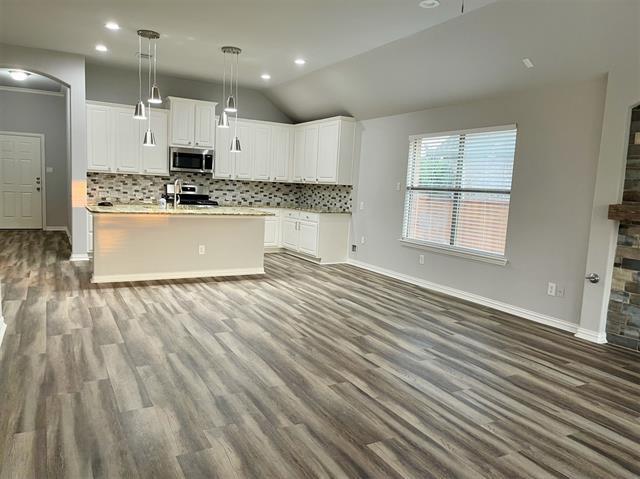 Foto del edificio - 1712 Lake Wood Trl
