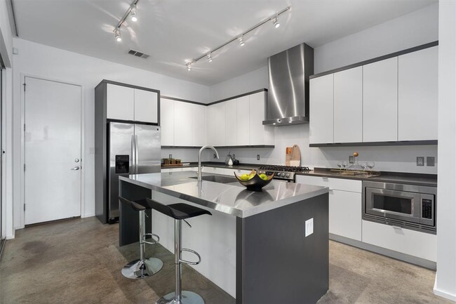 Foto del edificio - 900 Brentwood St