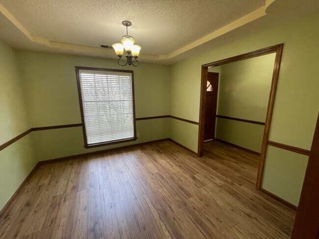 Foto del edificio - Corner lot located in desirable Southaven.