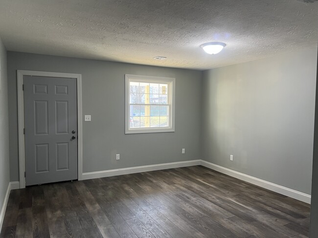 Living room - 615 E Sycamore St