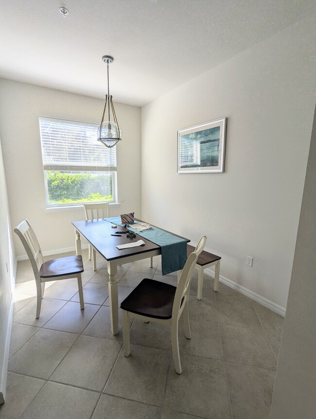 Building Photo - 7770 Moonstone Dr