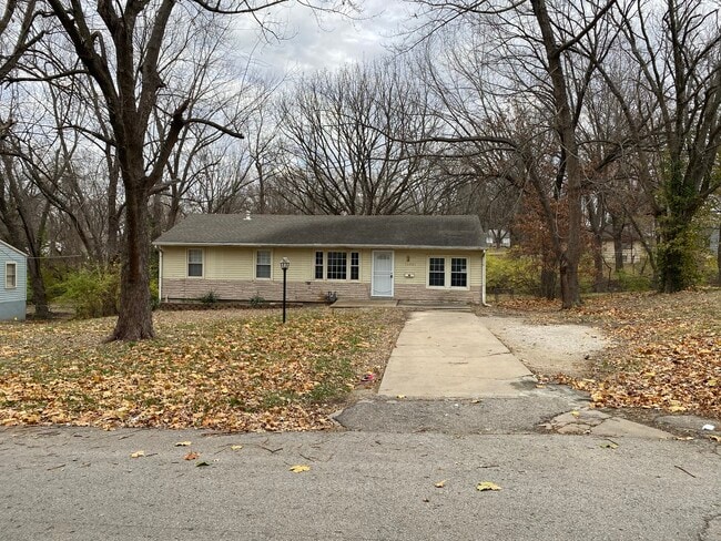 Building Photo - 10401 Richmond Ave