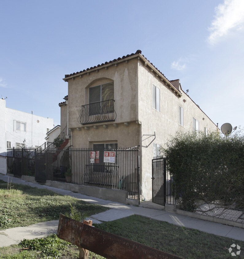 Building Photo - 212-214 3/4 N Hoover St