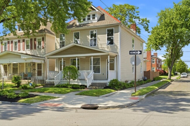 Building Photo - 396 E Mithoff St