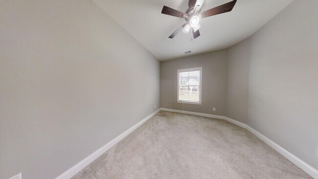 Building Photo - One Level Condo in North Auburn