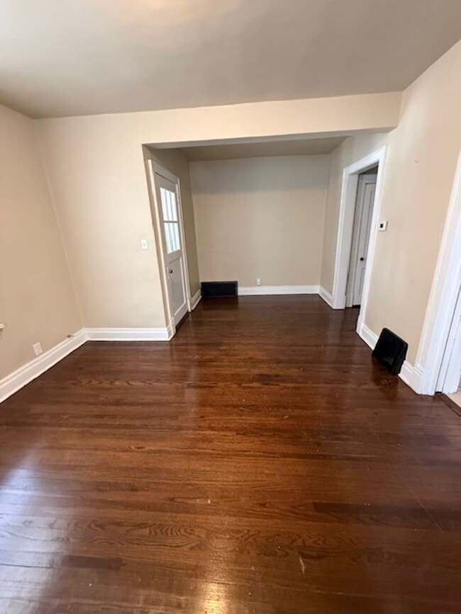 Foto del edificio - 2402-2404 S 10th St