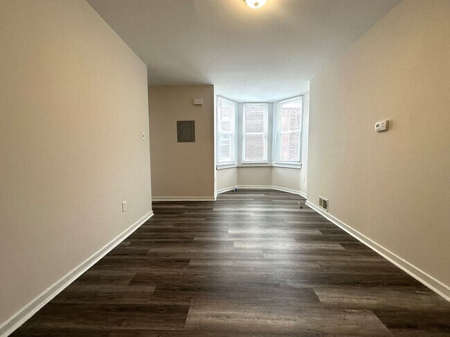 Foto del edificio - 3037 Frankford Ave