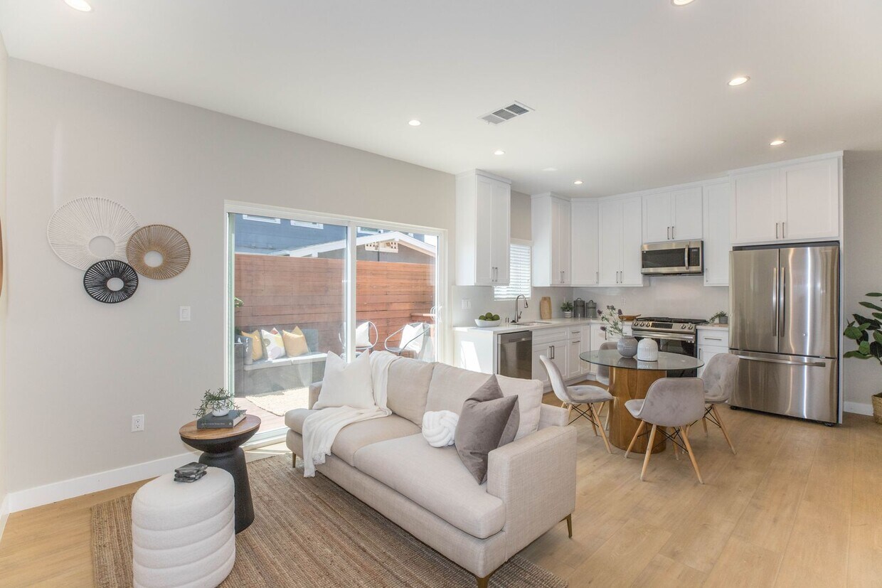 Foto principal - New Townhouse ADU W/Private Yard - Prime B...