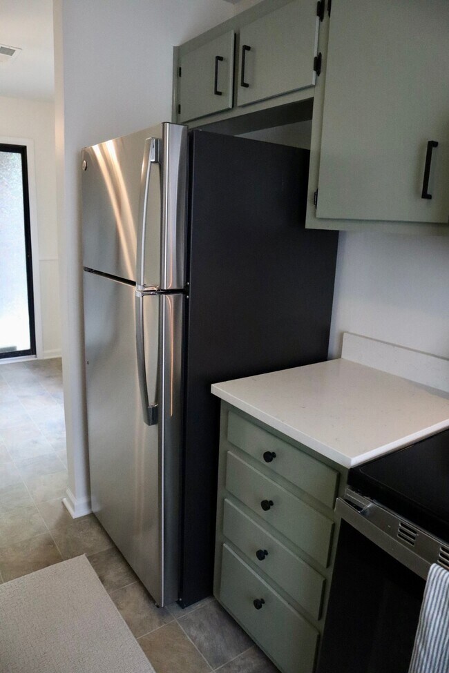 Foto del edificio - 108 Cedar Grove Dr