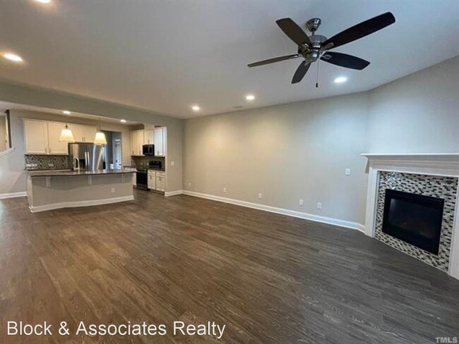 Building Photo - 3 br, 2.5 bath House - 146 Ellsworth Manor...