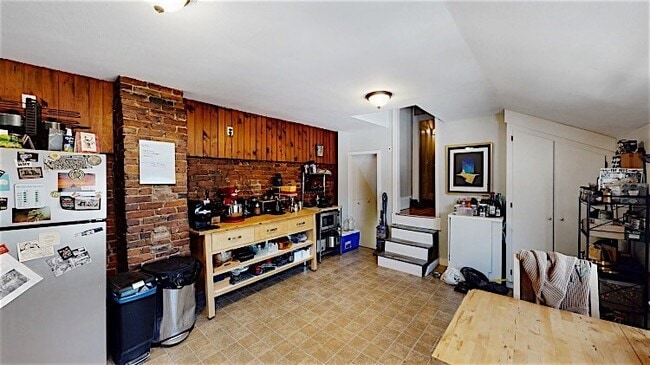 Building Photo - 58 Atherton St