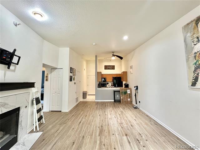Foto del edificio - 444 S Kittredge St
