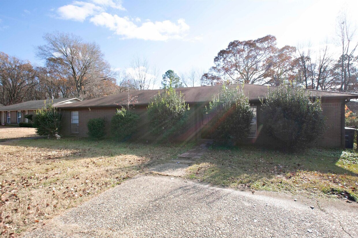 27 E Laramie Dr, Sherwood, AR 72120 Townhome Rentals in Sherwood AR