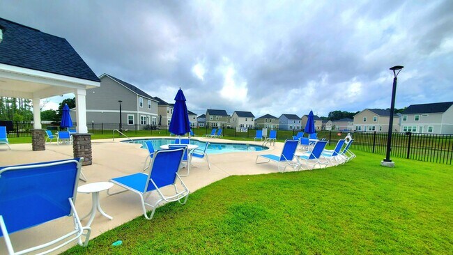 Foto del edificio - 174 Cypress Holw Dr