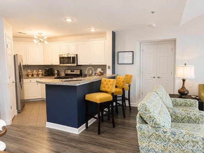 Building Photo - 18015 Kings Point Dr
