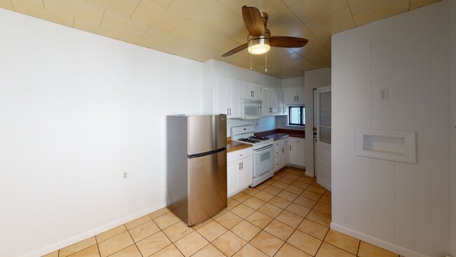 Building Photo - Magoun Square four bed duplex