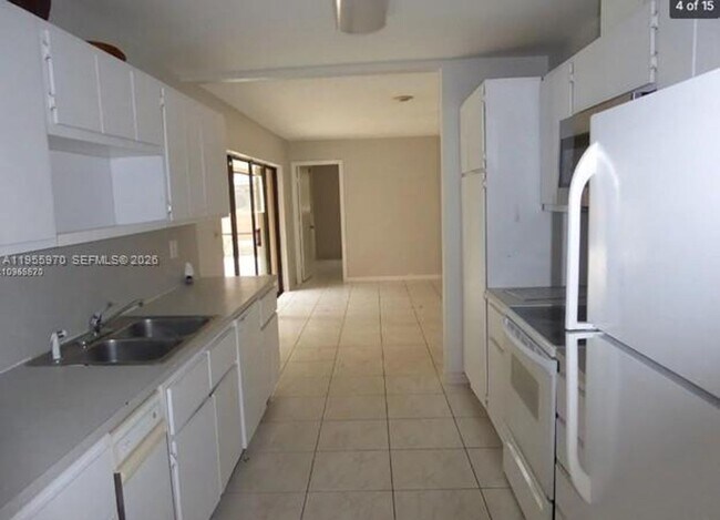 Building Photo - 6895 Loch Ness Dr