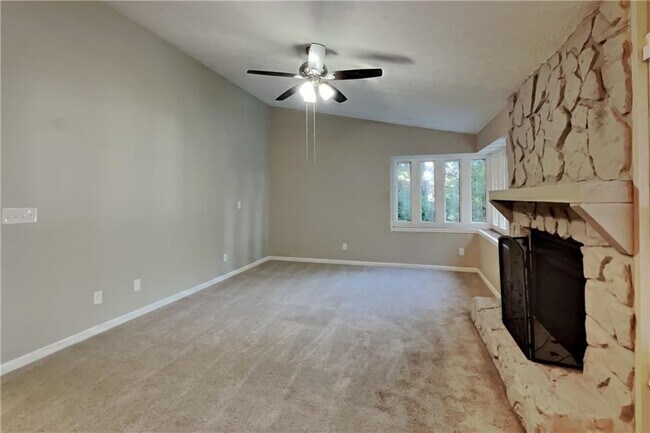 Building Photo - 4094 Maxanne Dr NW