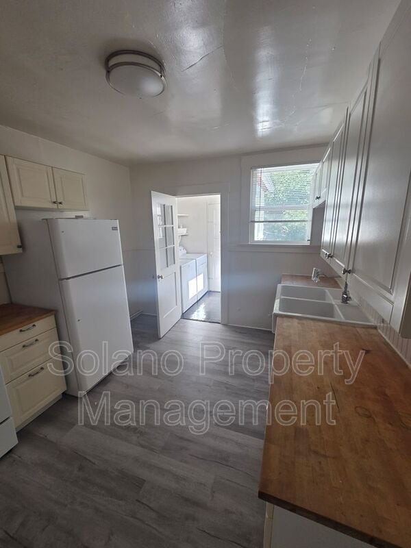 Building Photo - 54 B St