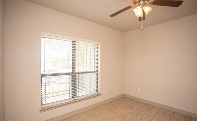 Foto del edificio - 1 bedroom in The Colony TX 75056