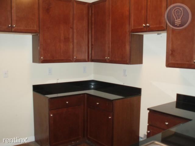 Foto del edificio - 702 W 25th St