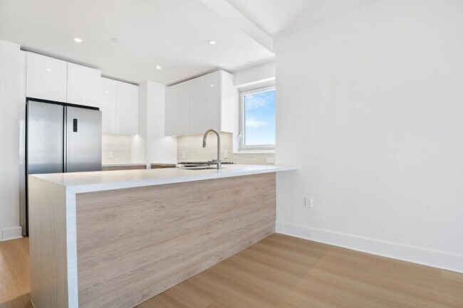 Foto del edificio - 2 bedroom in Brooklyn NY 11217
