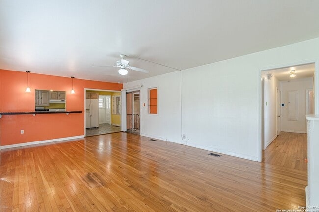 Building Photo - 416 Alexander Hamilton Dr