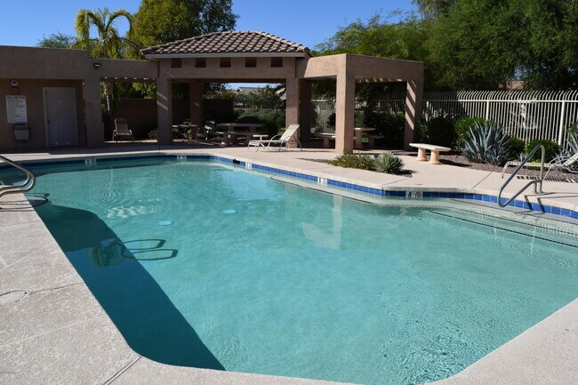 Building Photo - 665 W Mirage Loop