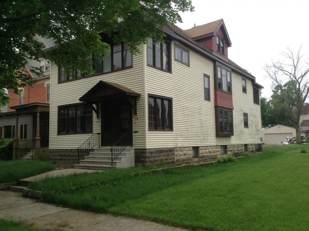 Primary Photo - 118 10th St