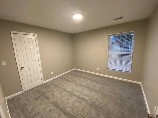 Building Photo - 205 Wendan Way