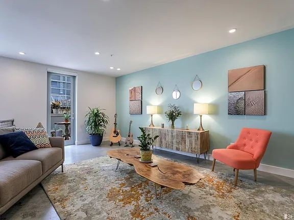Building Photo - "Spacious 1-Bed, 2-Bath Gem in San Francisco's Heart – Your Urban Sanctuary Awaits!"